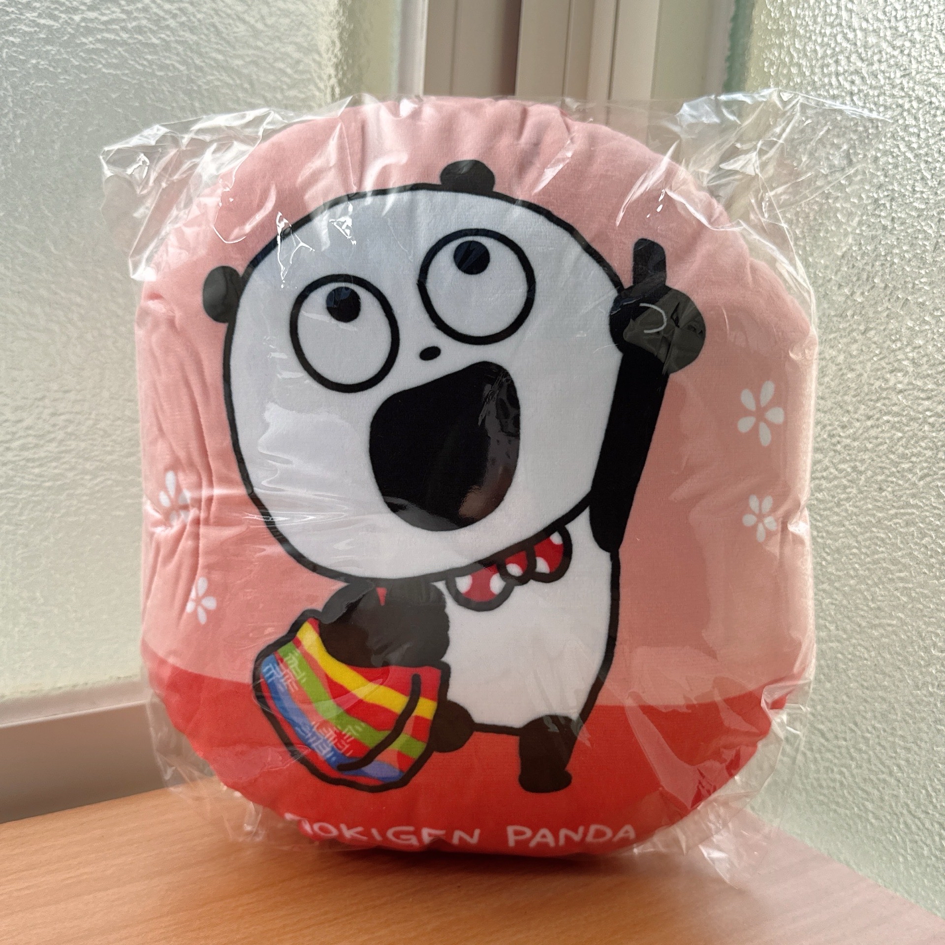 西村裕二台灣限定圓形抱枕-熊貓款