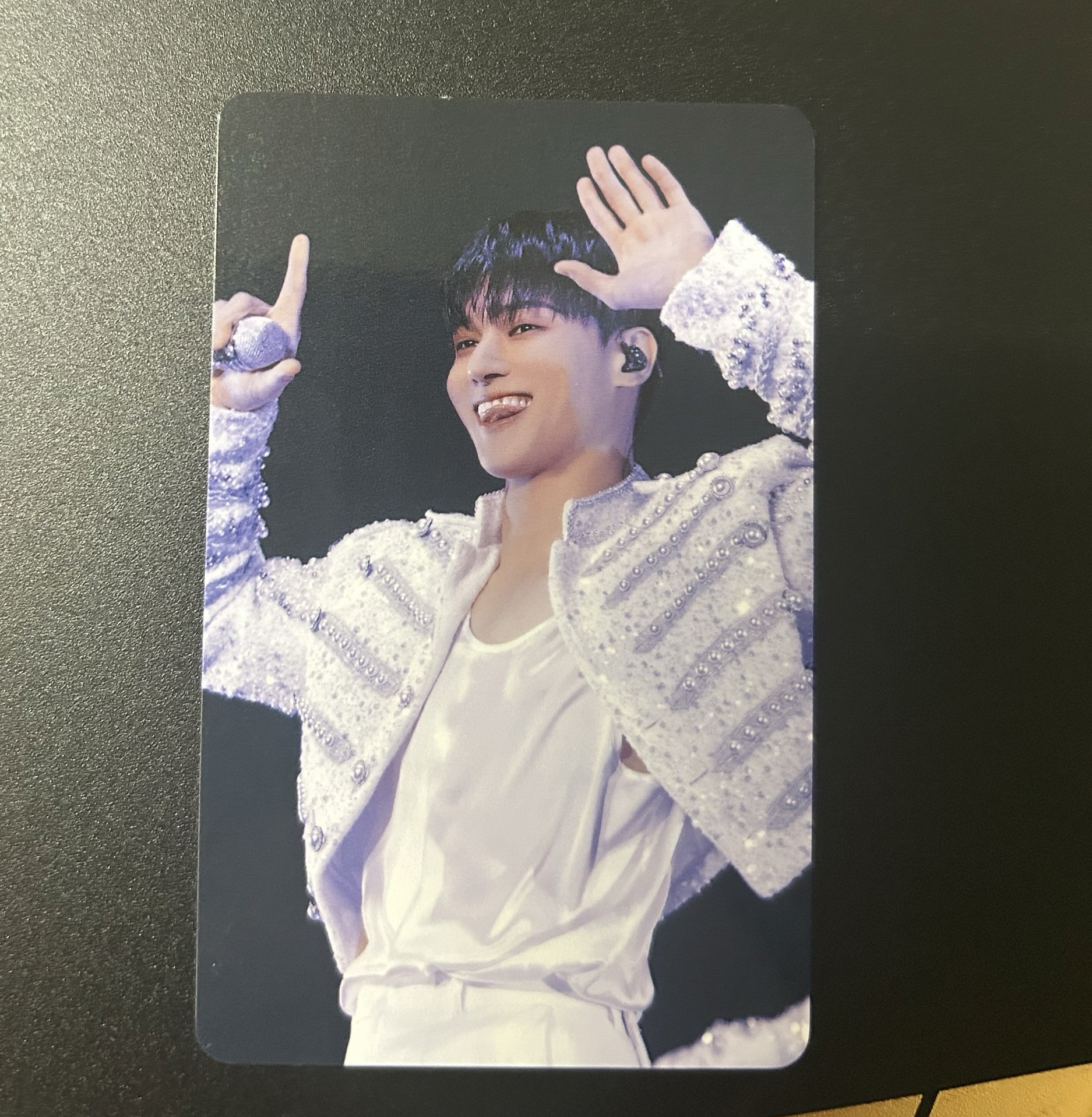 日本限定快閃店調皮吐舌榮榮卡the moments隨機卡