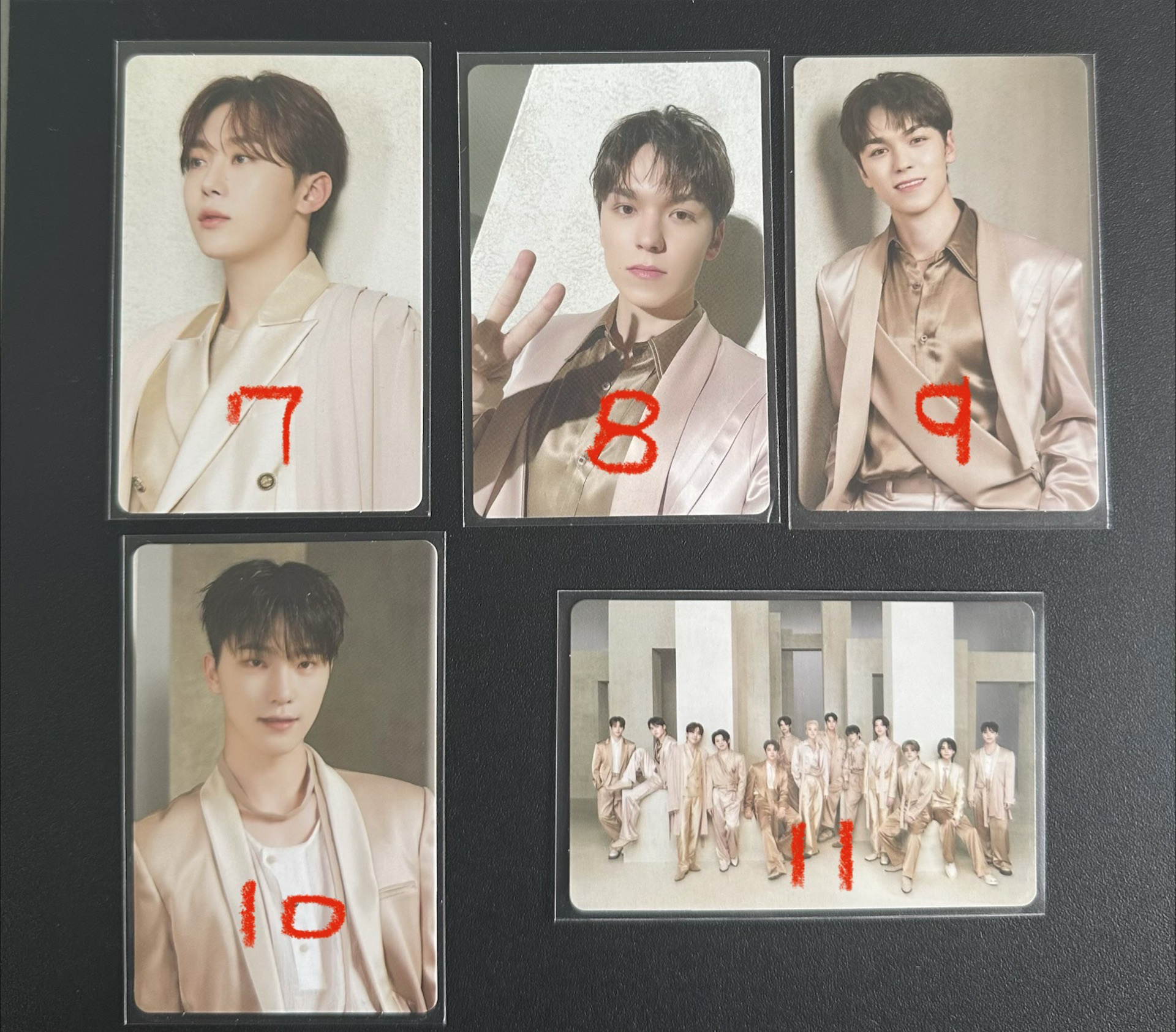 RIGHT HERE 隨機卡包