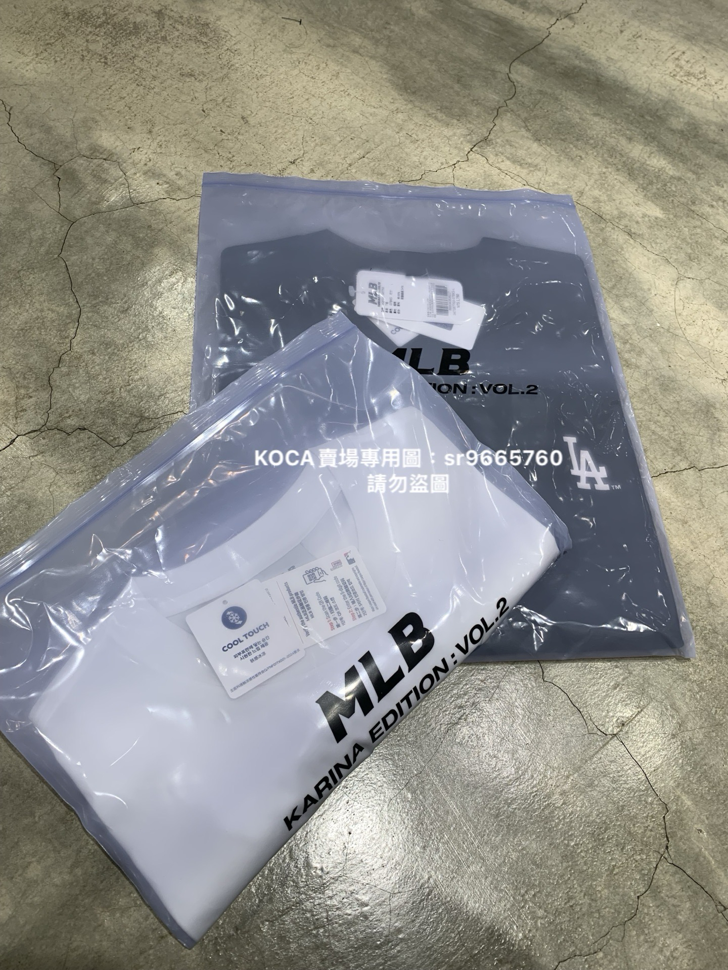 MLB KARINA :VOL.2 黑白雙色短袖含小卡 全新現現貨