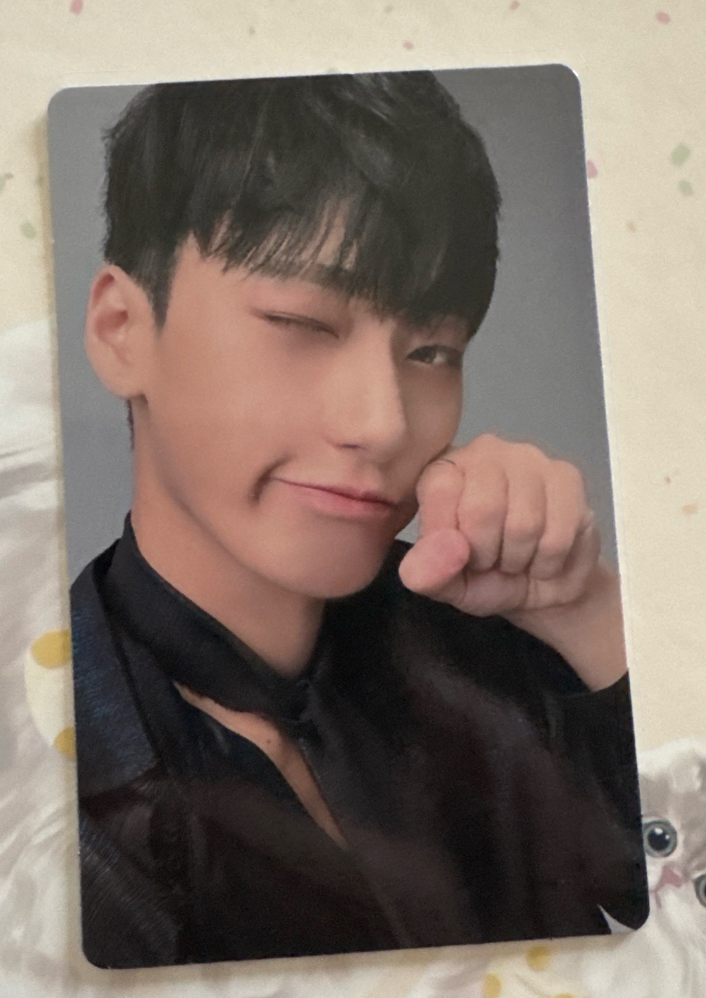 背後有劃痕廠損，多帶yeo尚一張出