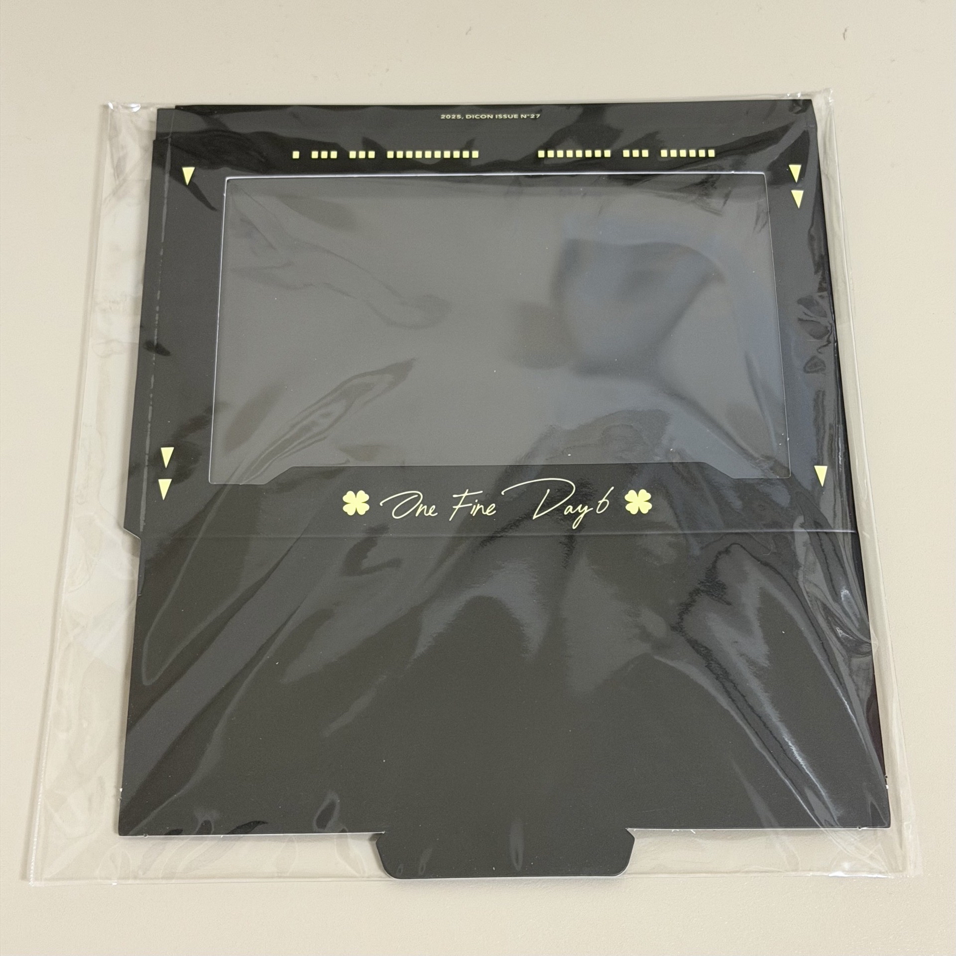 DAY6 DICON雜誌 相框