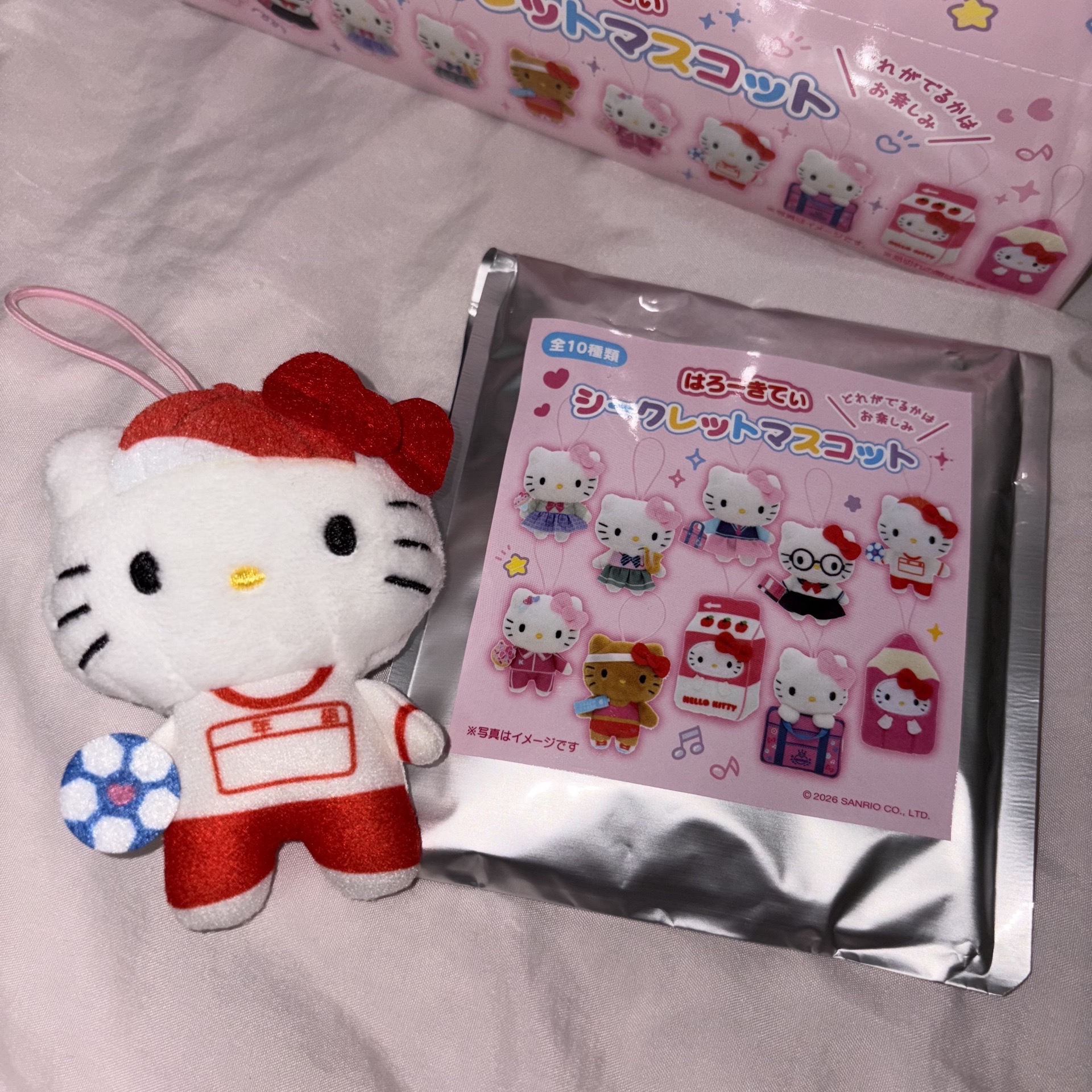 學生Hello Kitty踢足球⚽️😼