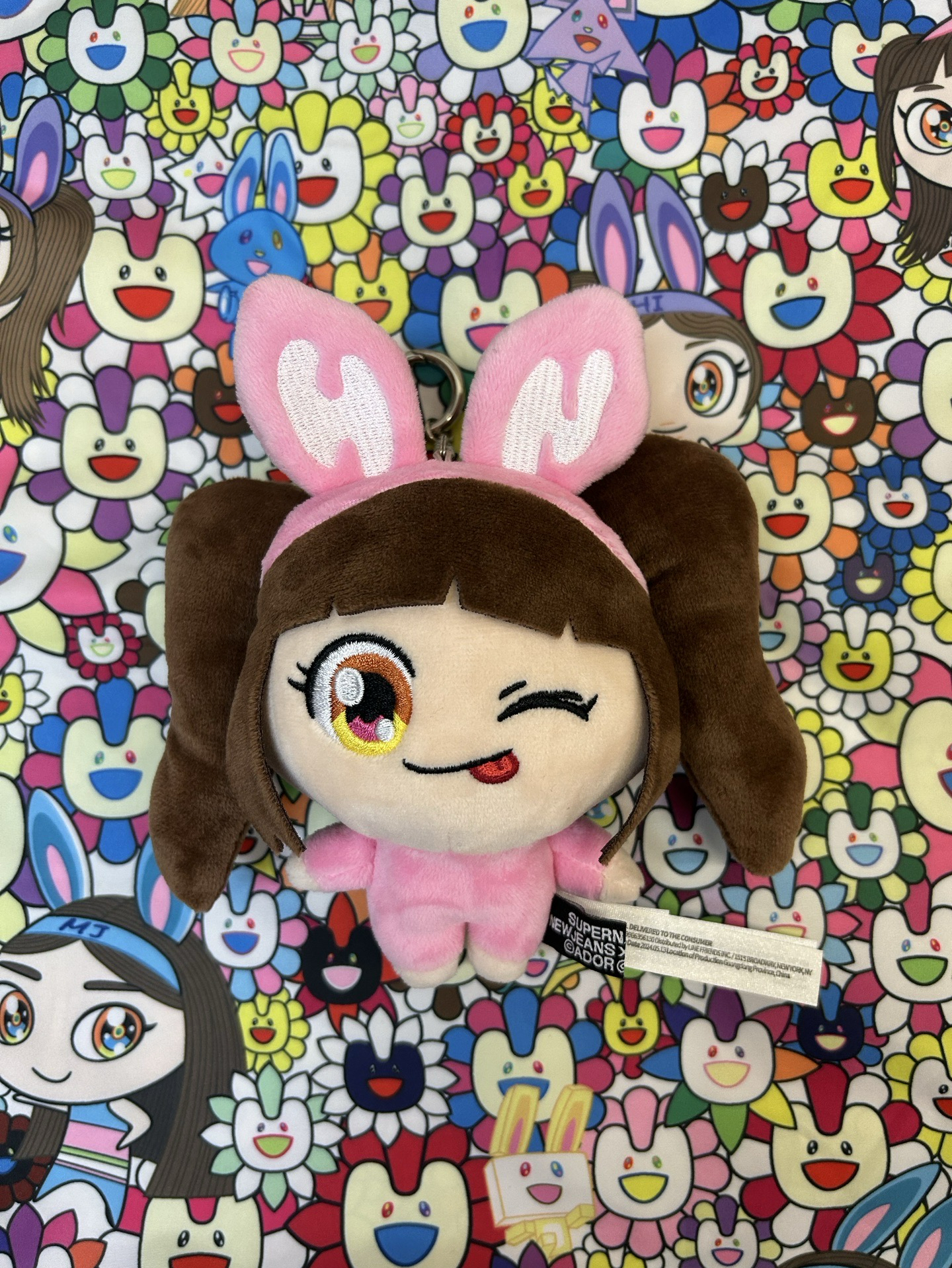 村上隆聯名娃/Hanni