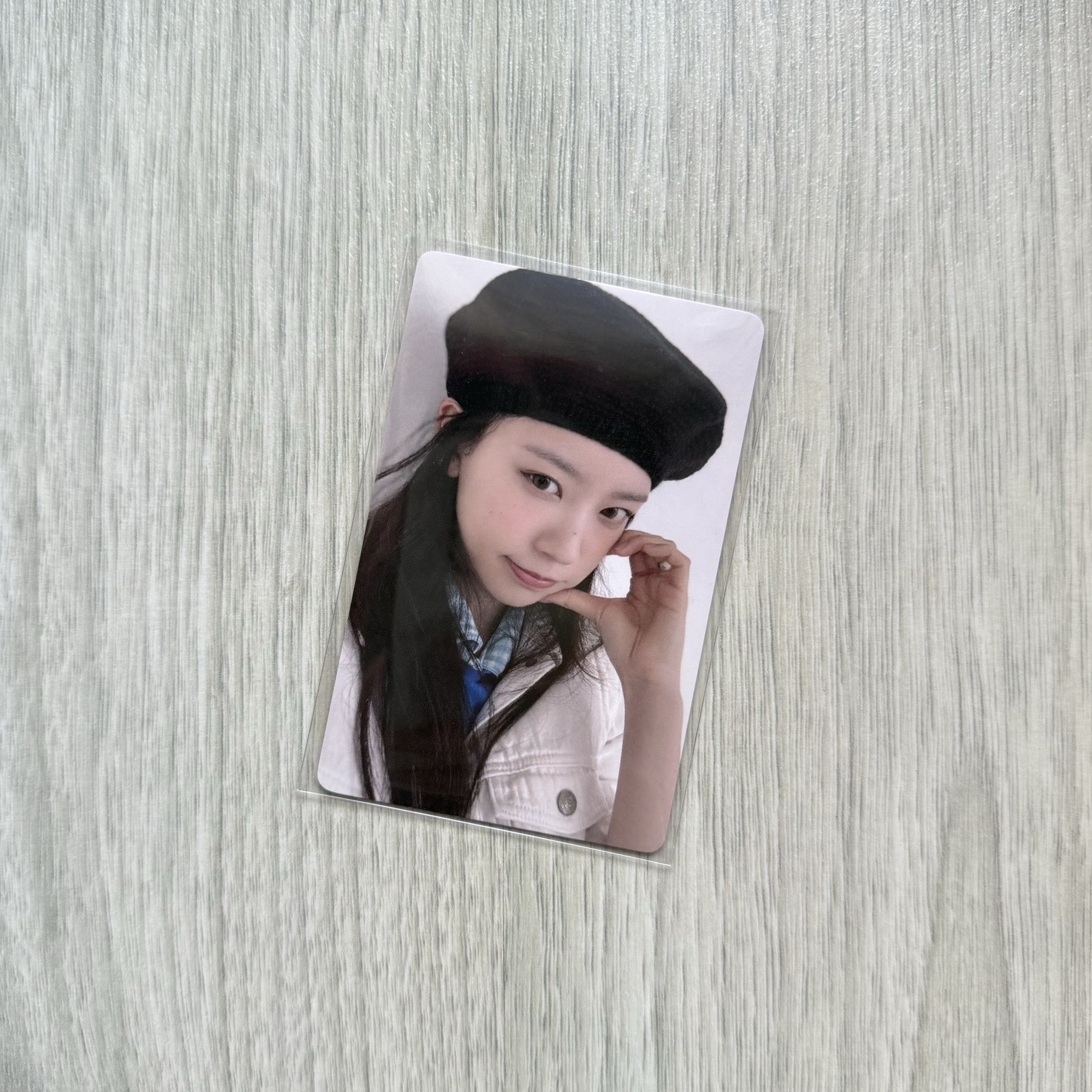 ILLIT Moka bomb yzy 2.0 幸運卡 