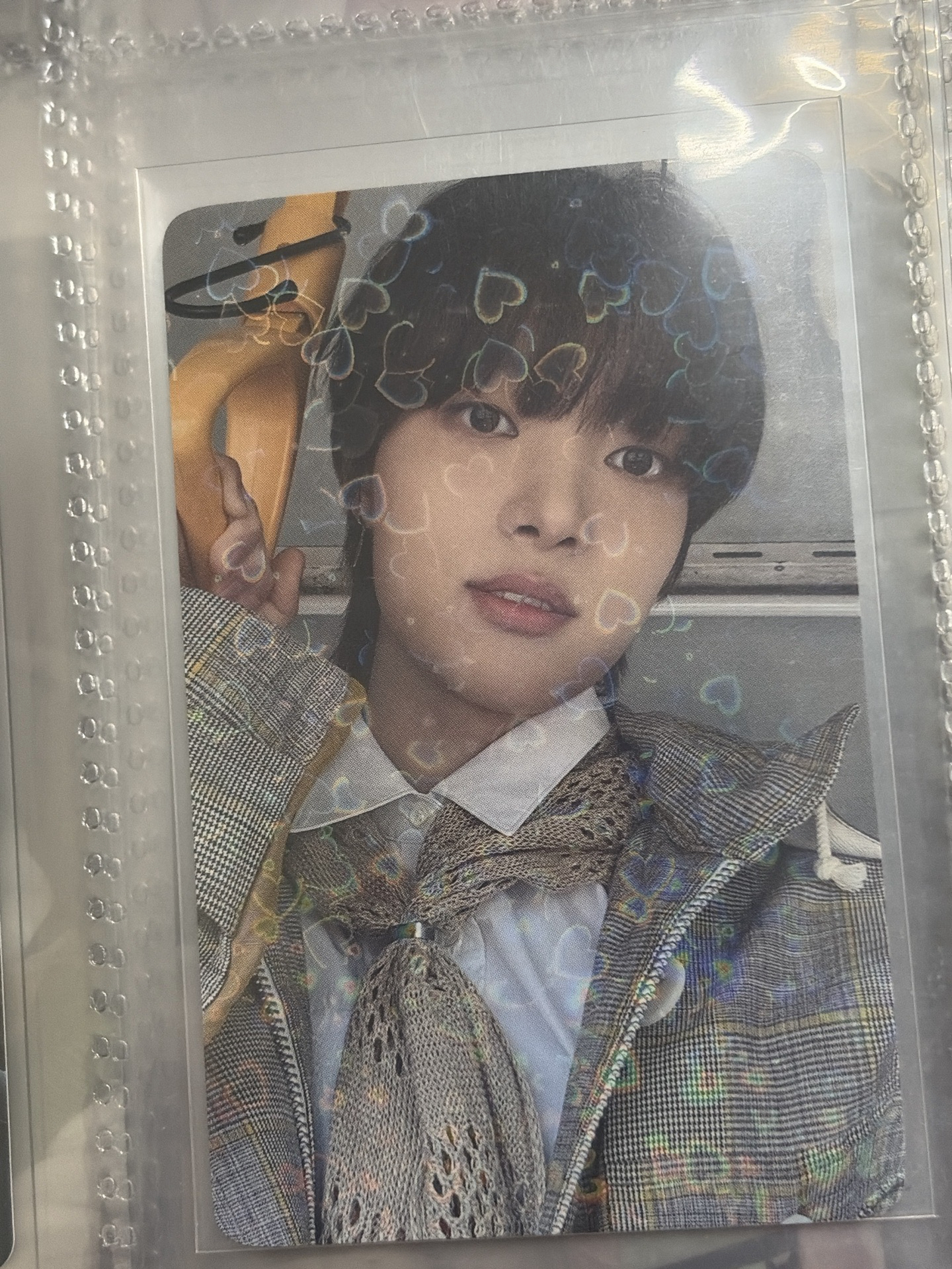 EJ抓著手把 他好高哦那個手把居然在臉旁邊