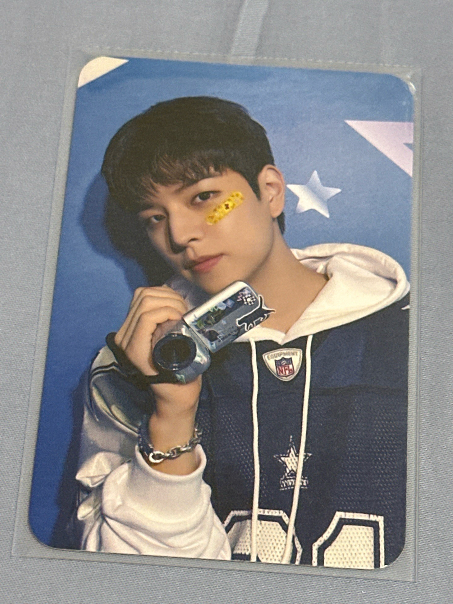 拿著相機要紀錄美好生活