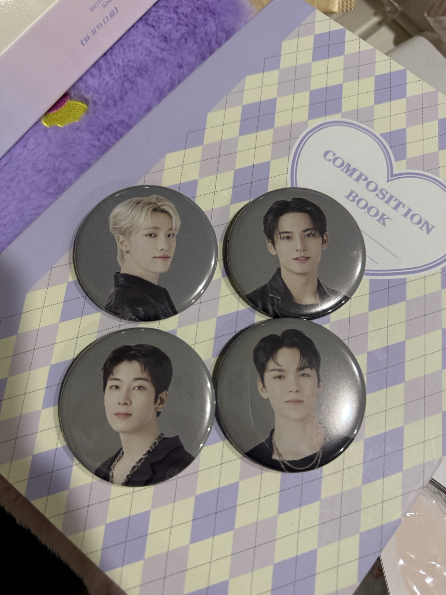 seventeen cafe 2023徽章