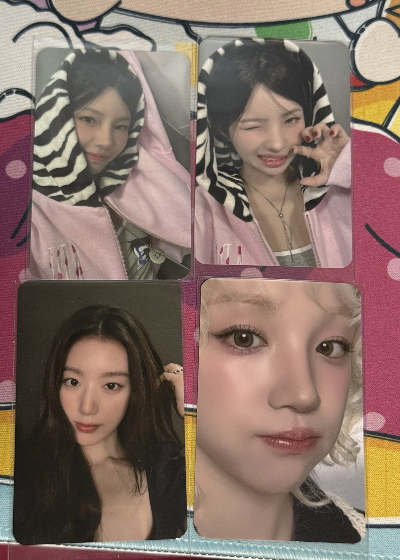 如圖四張一起+送一份入場禮（手冊、票根、香氛卡）