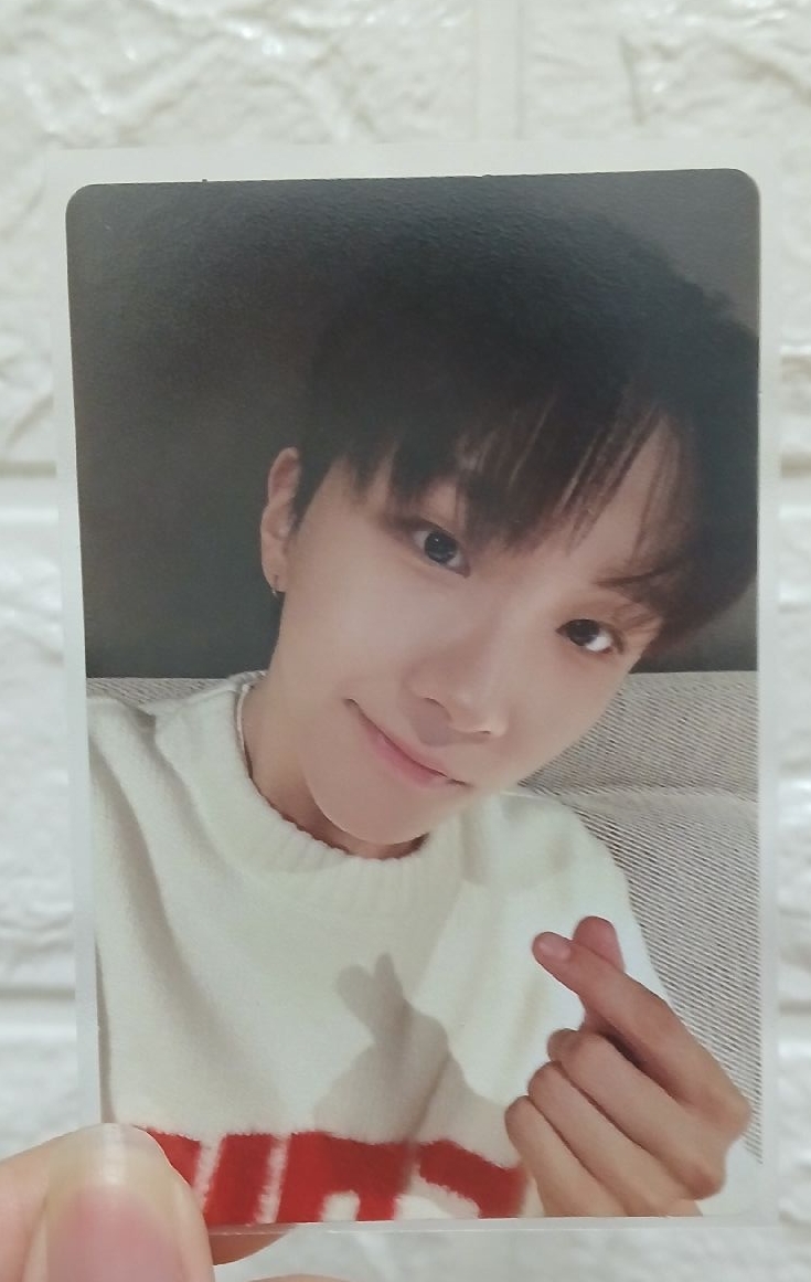 兩點一線手指愛心🫰🏻-金雲鶴