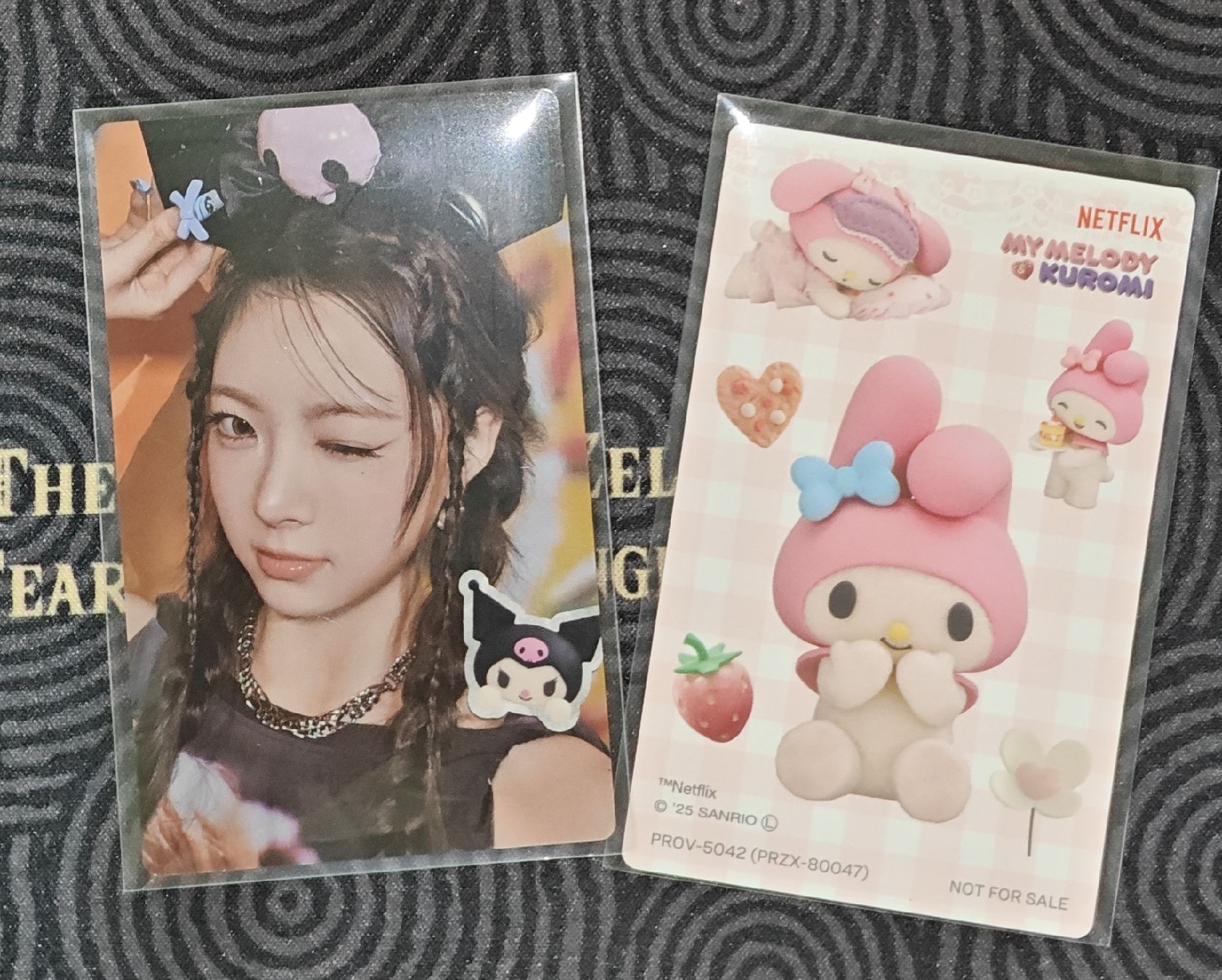 Different 聯名美樂蒂&庫洛米專含特典海報（圖四背面有一個小摺痕圖五是正面廠損介意勿下）