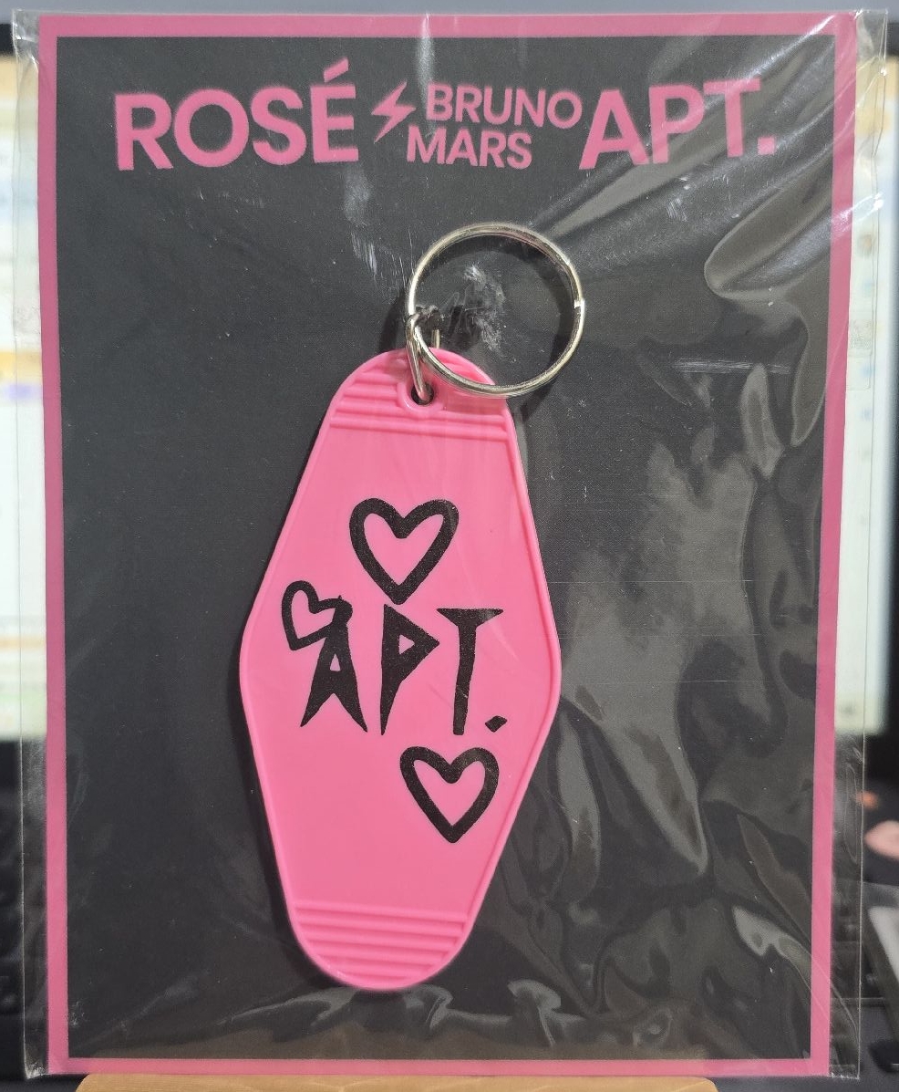 現貨 APT粉色鑰匙圈