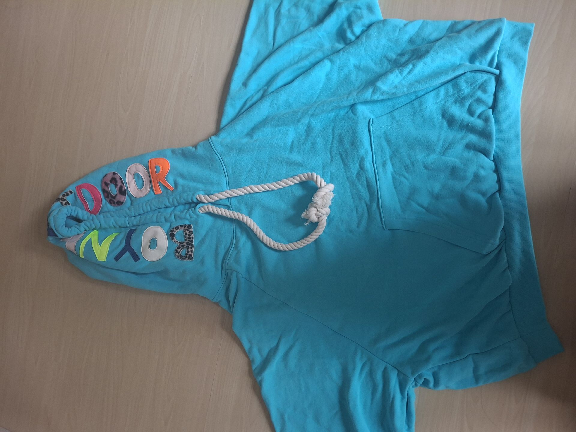 boynextdoor 帽踢 M size （現貨）