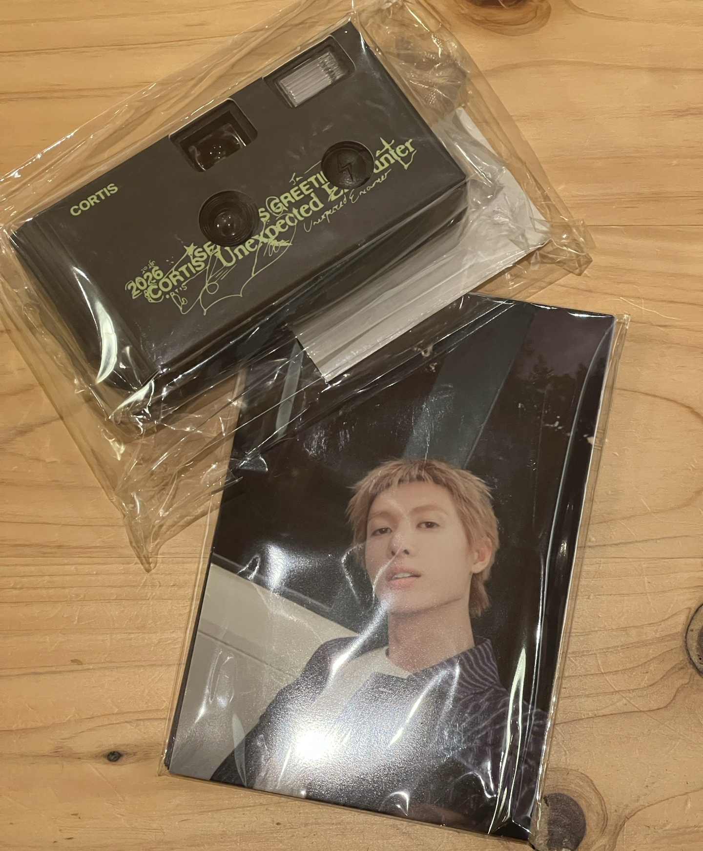 相機+明信片（凡、訓、馬）