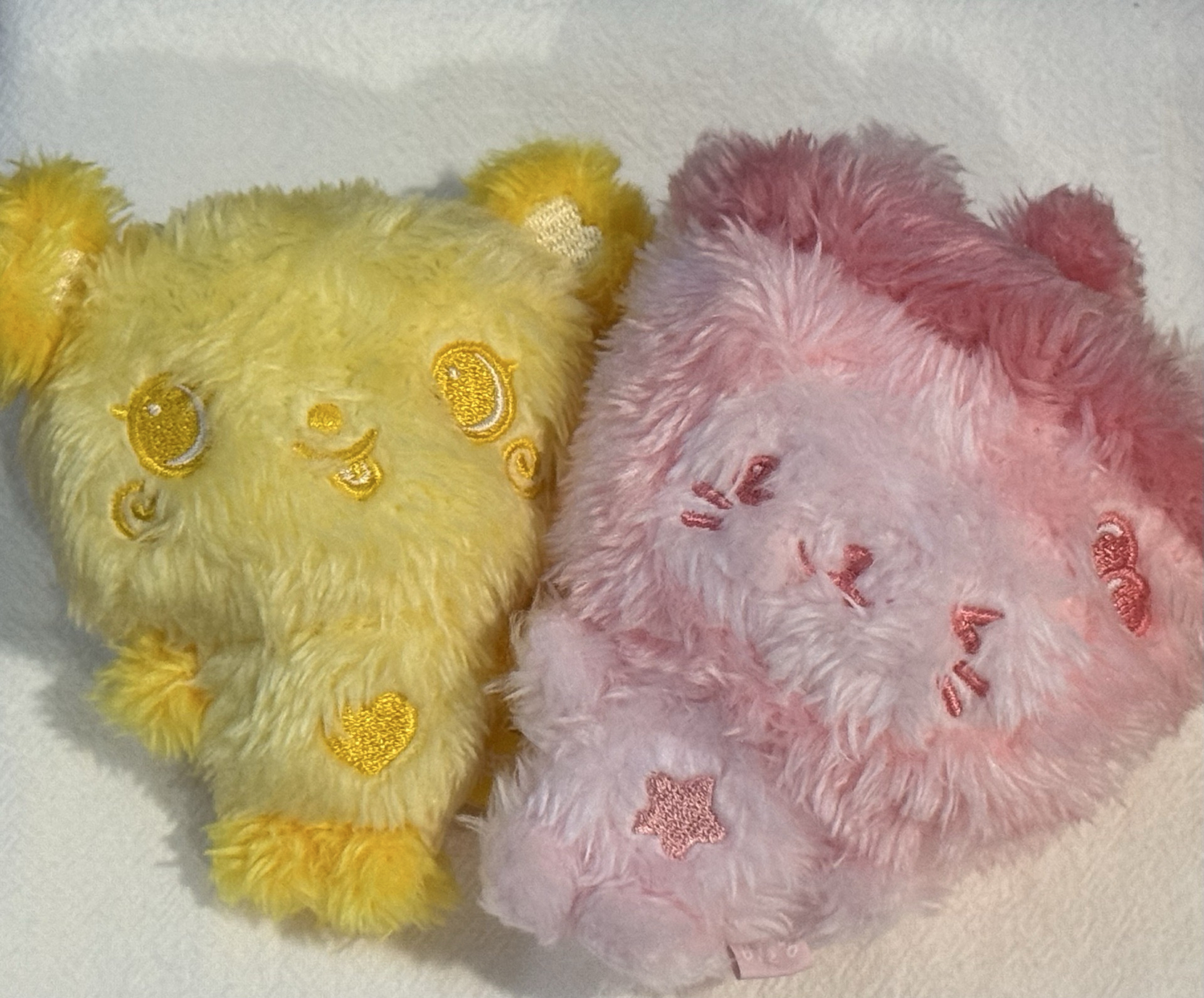 粉色奶茶喵+黃色Sakupang