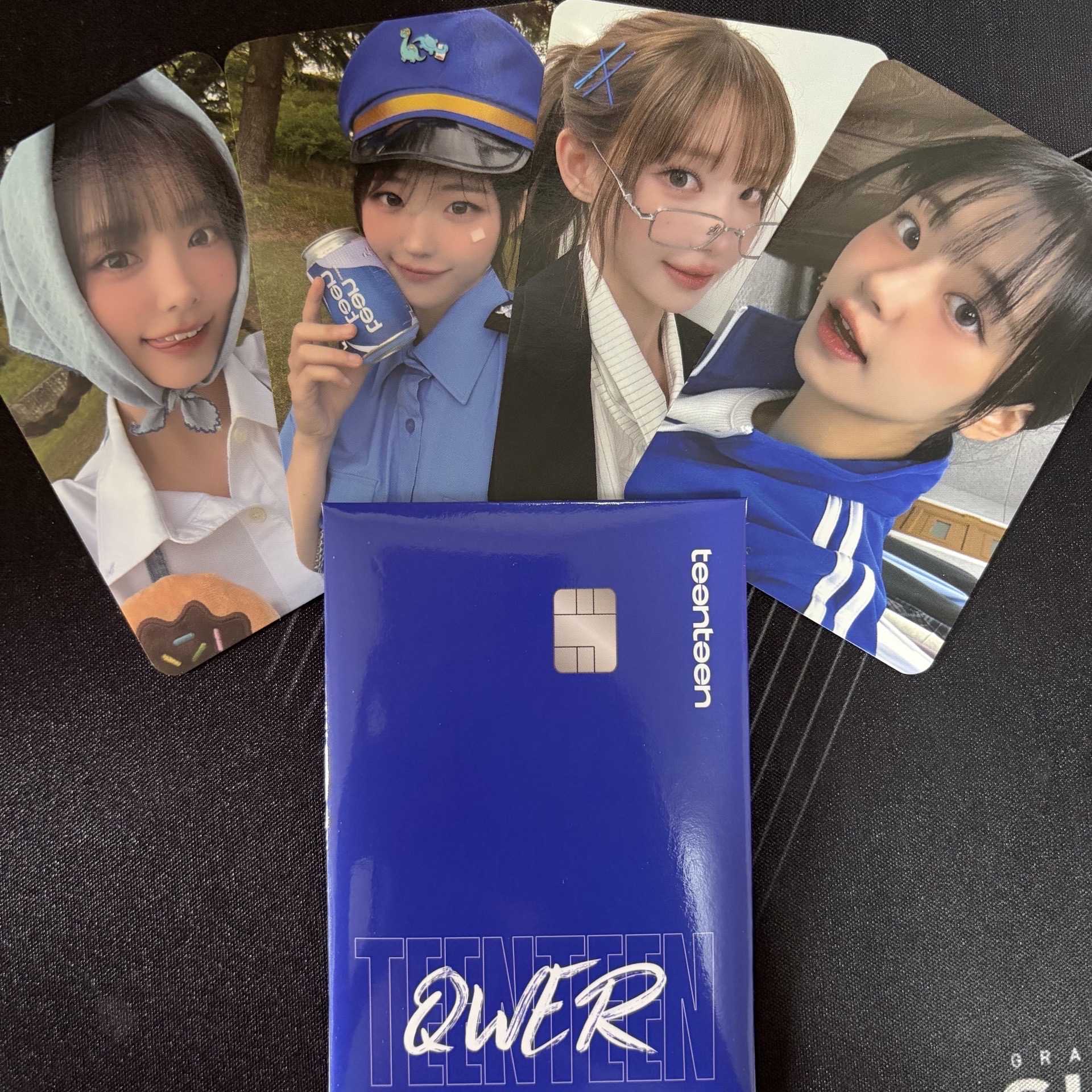 QWER銀行卡2.0一套