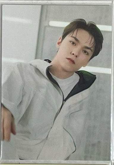 Follow Again隨機卡(手扶膝蓋)