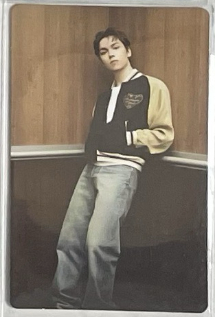 2024克拉島隨機卡(靠在電梯)