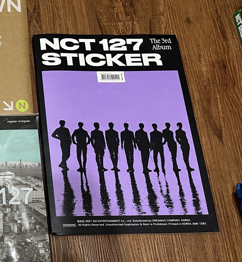 Sticker PB/紫（上面邊邊有損 介意勿拍）