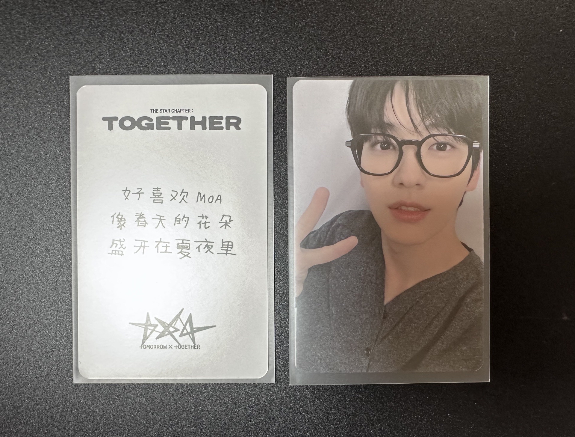 好喜歡MOA像春天的花朵盛開在夏夜裡