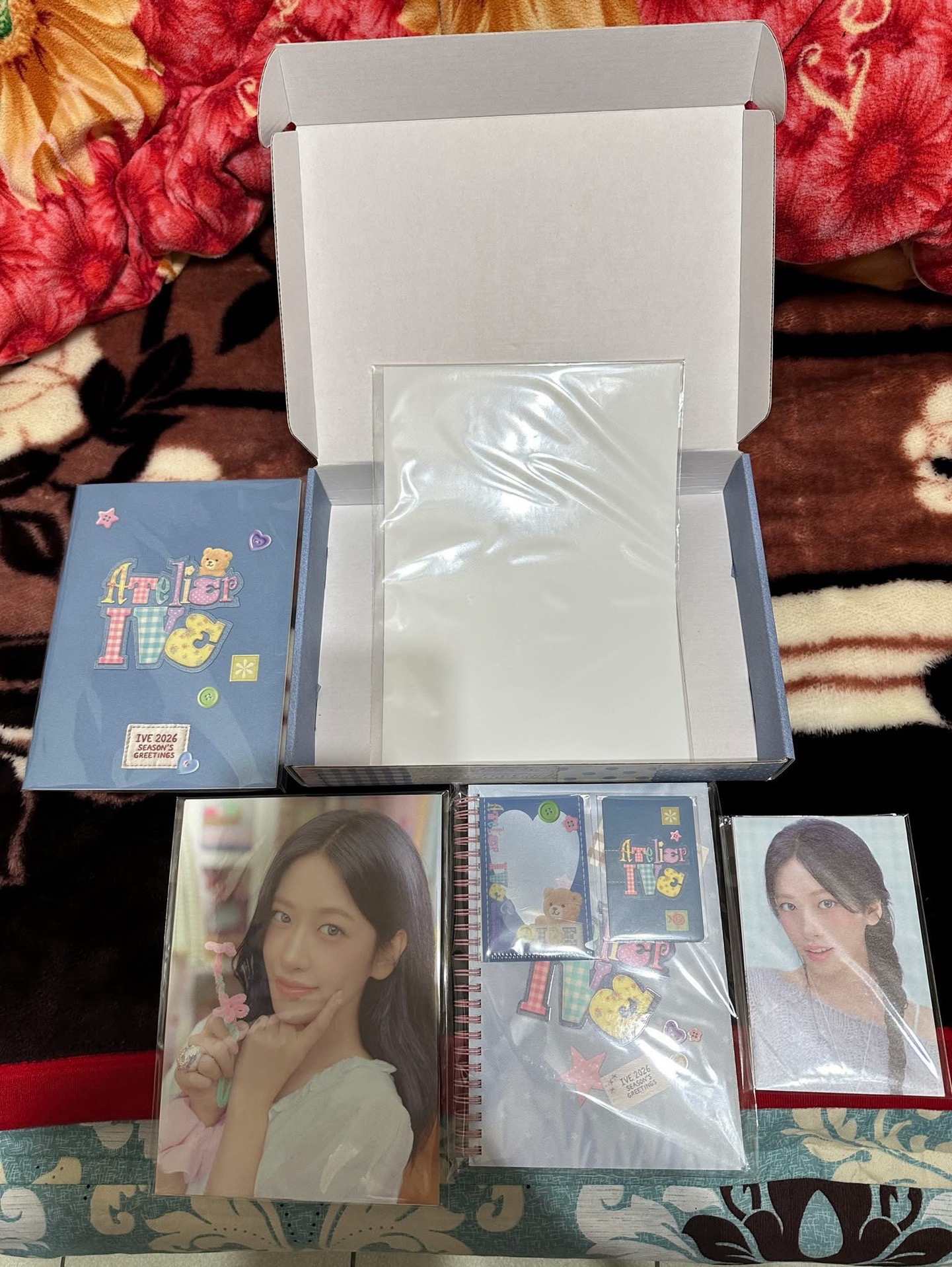 IVE 2026年曆（無年曆本體、小卡、貼紙、鑰匙圈）