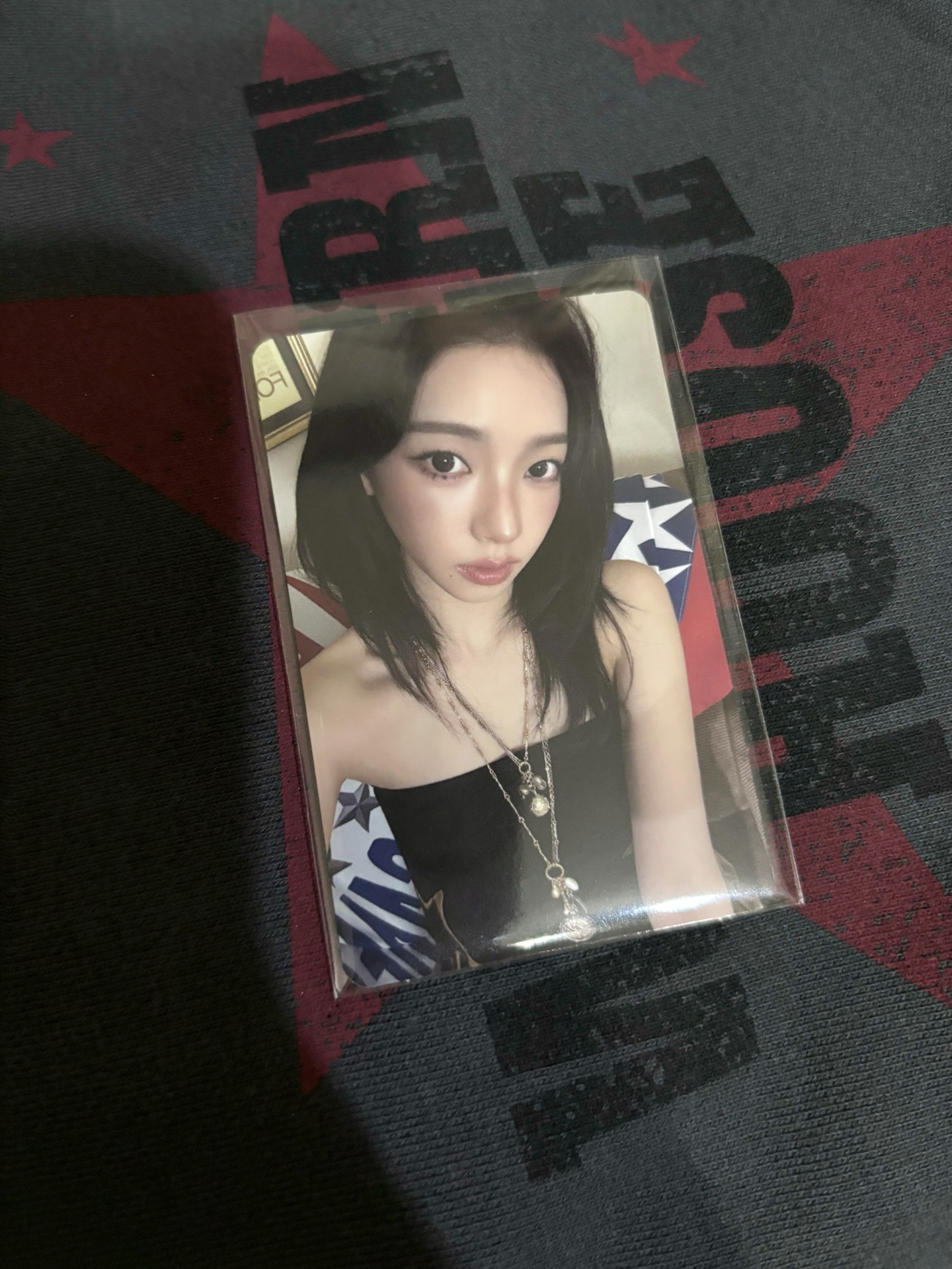 aespa KARINA 年曆後續長踢卡