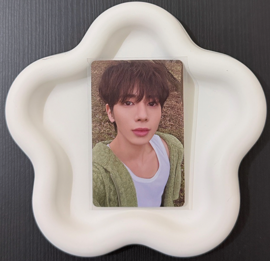 環球 綠毛衣顯💚