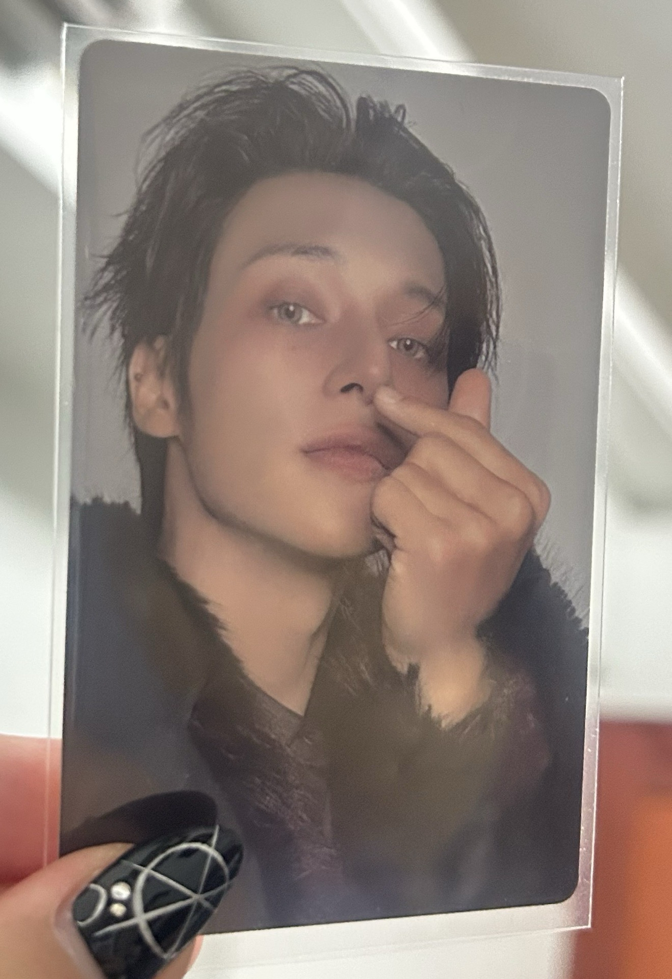 比心戳進鼻孔裡