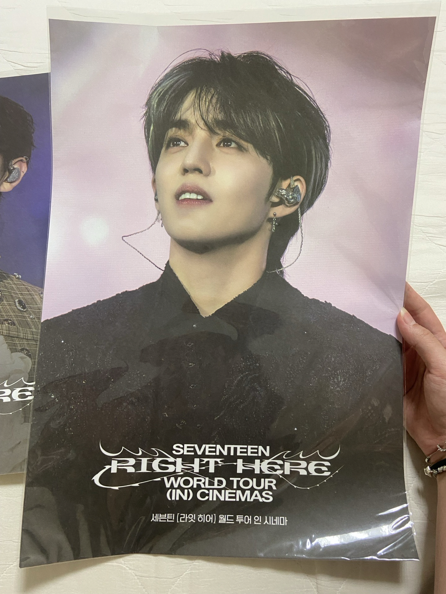 SEVENTEEN RIGHT HERE 哲秀海報（威秀）