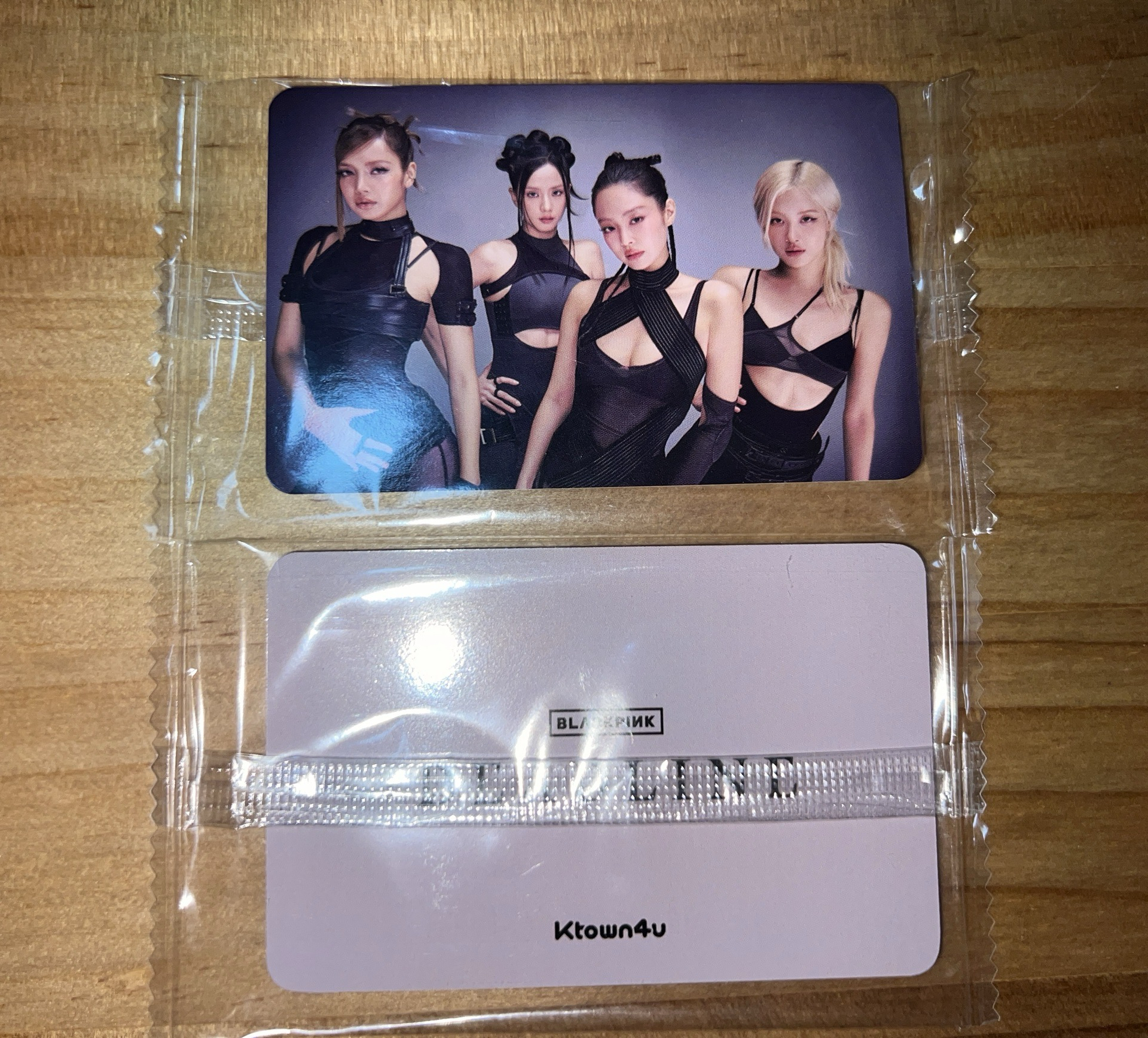 卡背是Ktown4U的團體卡