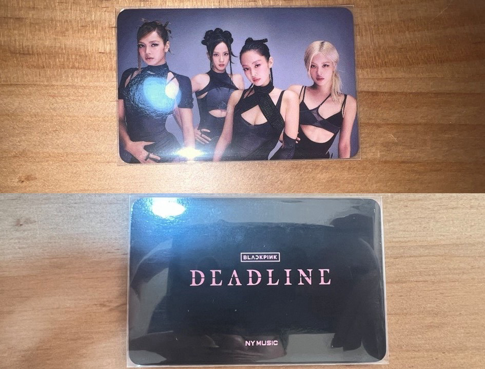 卡背是NY的團體卡