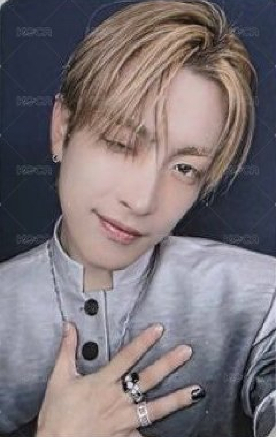 ATEEZ-擊拳👊🏻+wink😉