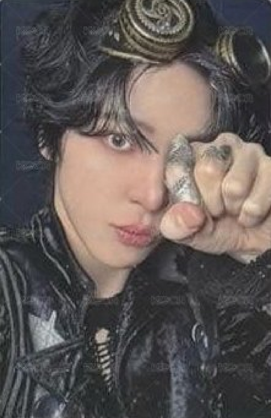 ATEEZ-擊拳👊🏻+wink😉