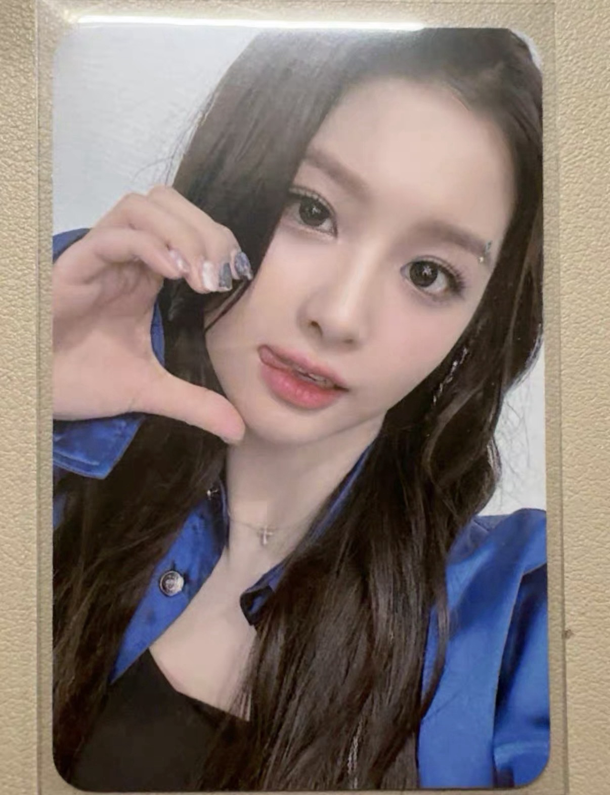 藍色妖姬吐舌薛侖娥