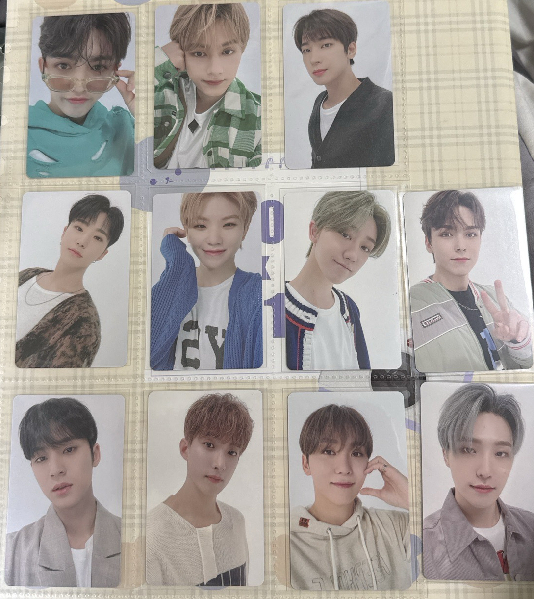 seventeen 2022 年曆小卡（🈚️漢秀）