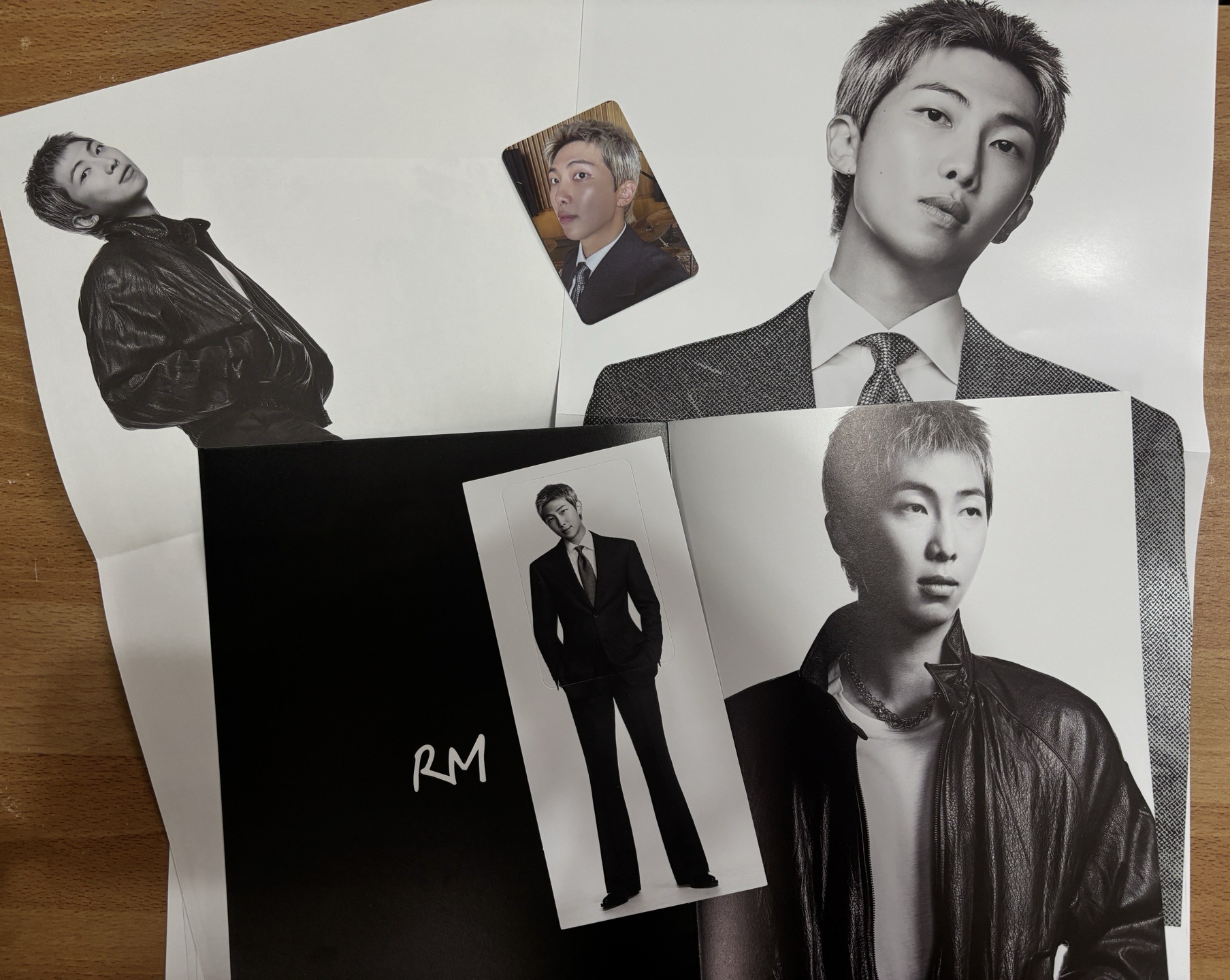 BTS ARIRANG  RM L版小卡 + 四張海報