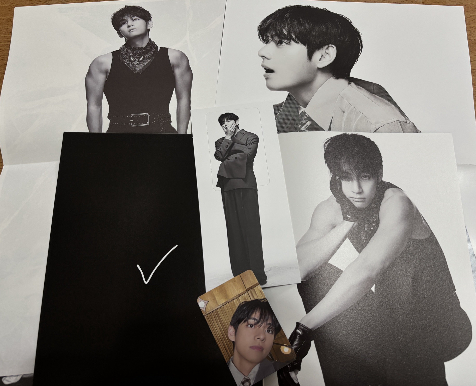 BTS ARIRANG v  L版小卡 + 三張海報