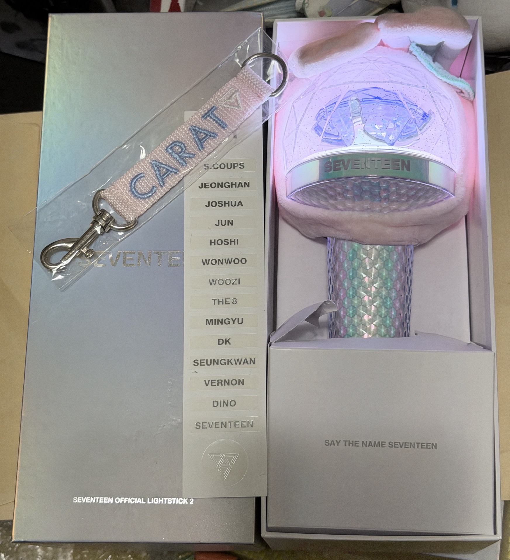 （現貨含手燈套 無原本手繩附19年日咖續會禮 一日內寄出）seventeen 二代克拉棒 手燈