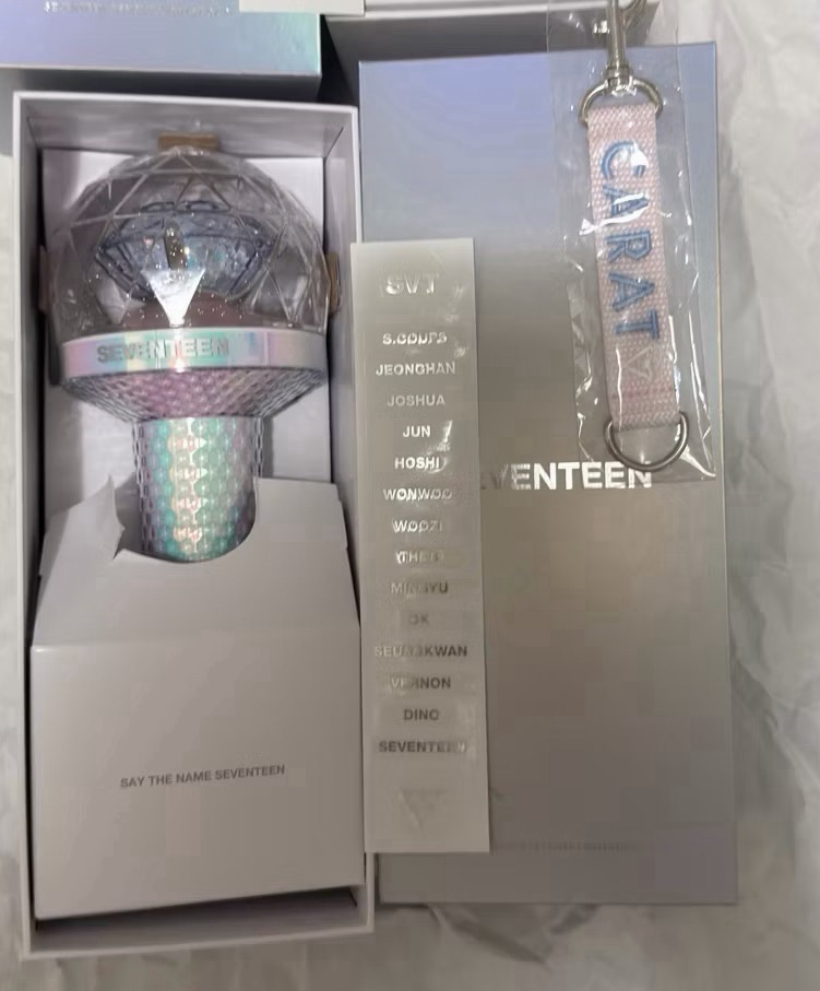 （現貨含手燈套 無原本手繩附19年日咖續會禮 一日內寄出）seventeen 二代克拉棒 手燈