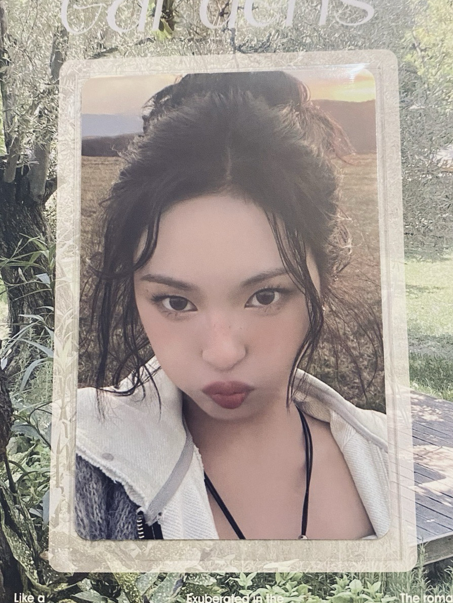 Chiquita / 一週年寫真書 yg線下 仁寺洞快閃 特典卡 b ber