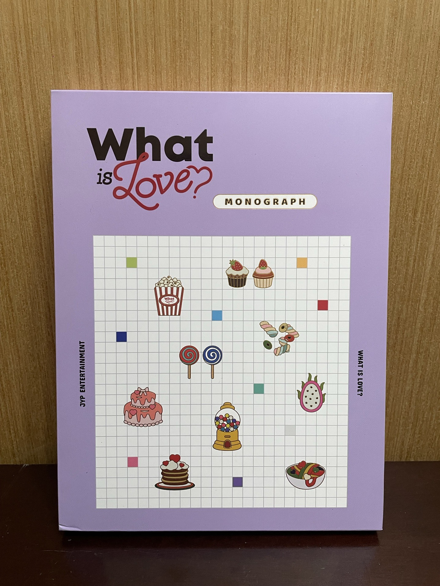 Twice_What is love?迷五輯 問愛花絮寫真本