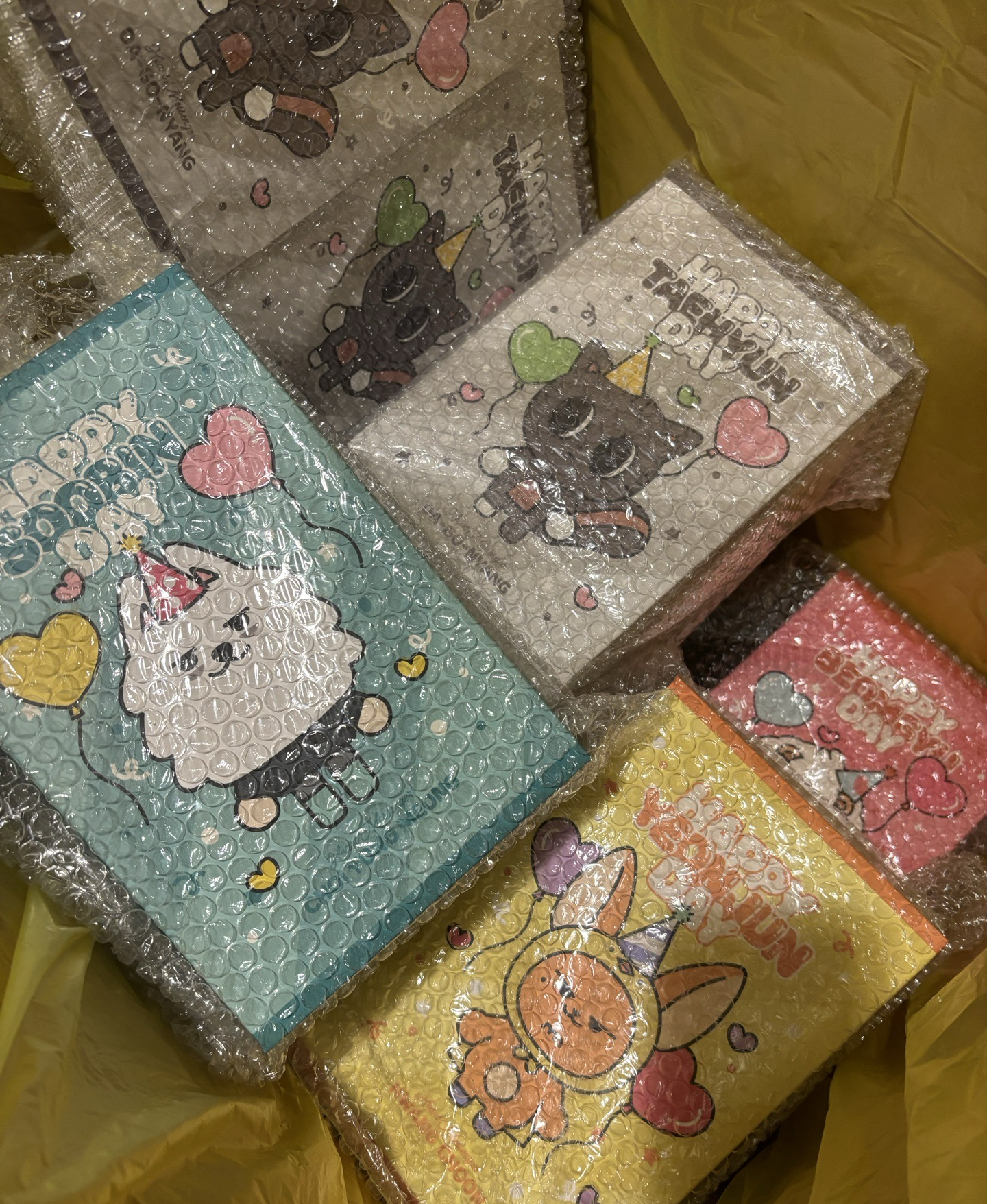 現貨 一群被跑單的角巴兔生日禮盒😢