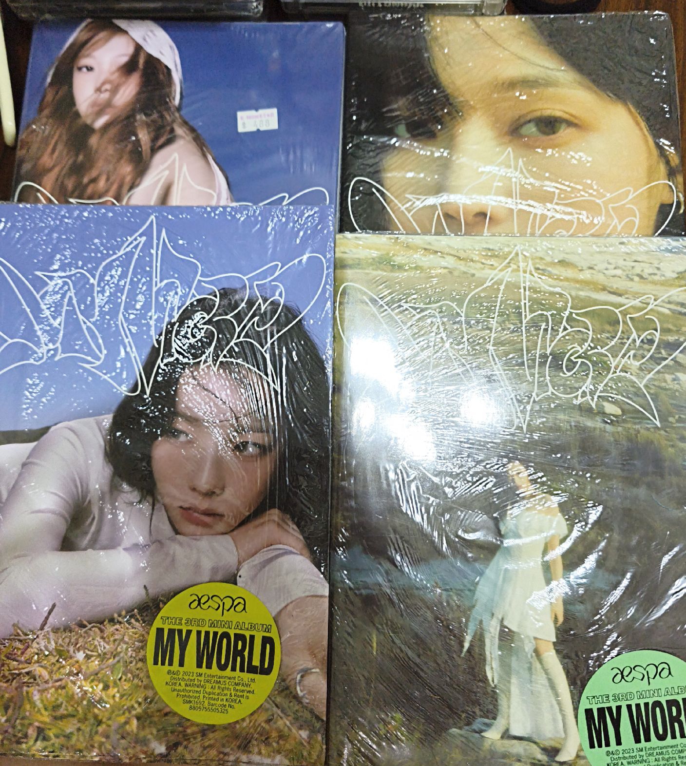 MY WORLD 專輯 Intro Ver.未拆