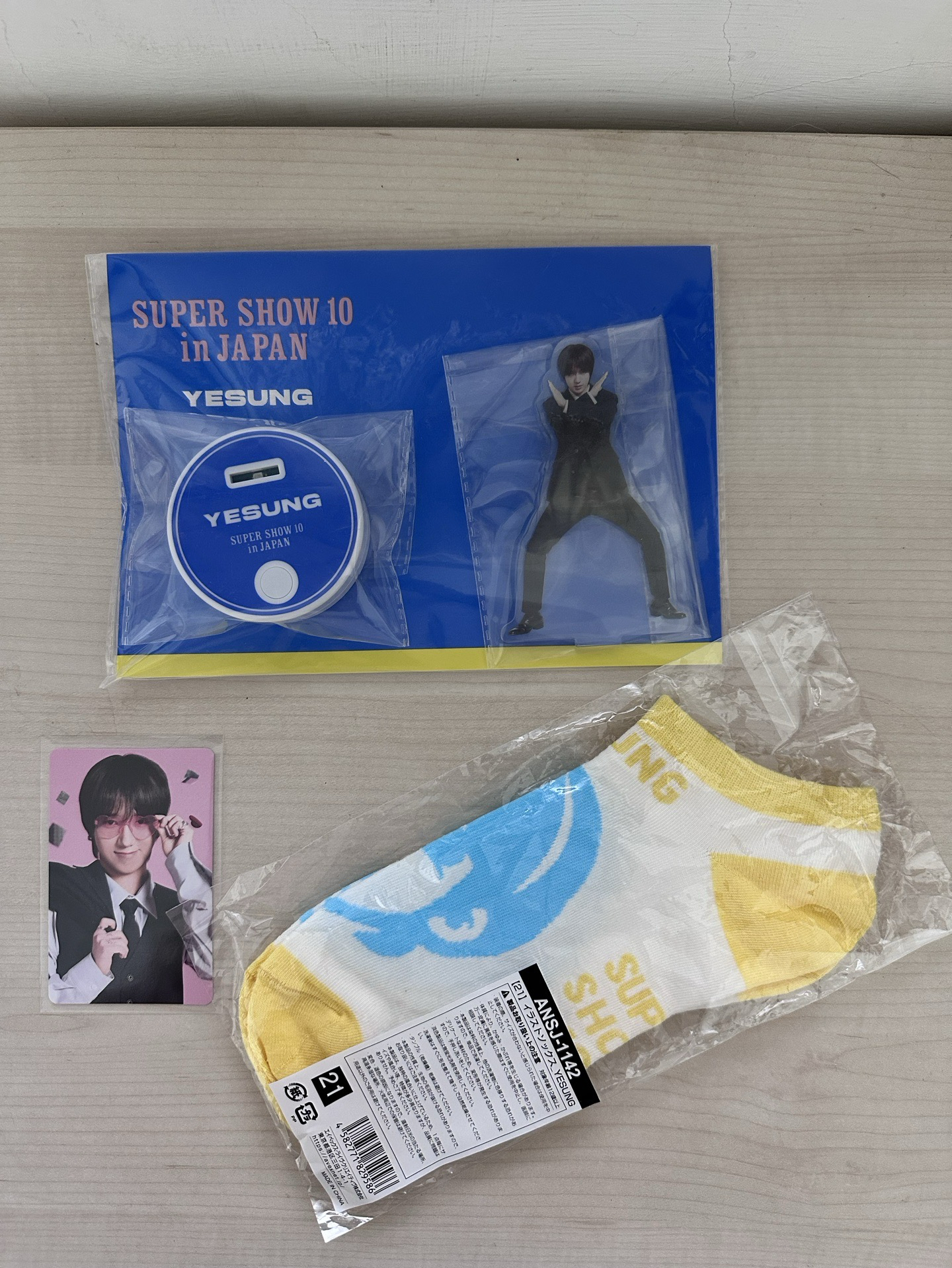 Super Junior日週藝聲發光立牌+扭蛋藝聲襪+藝聲愛心線下滿額卡