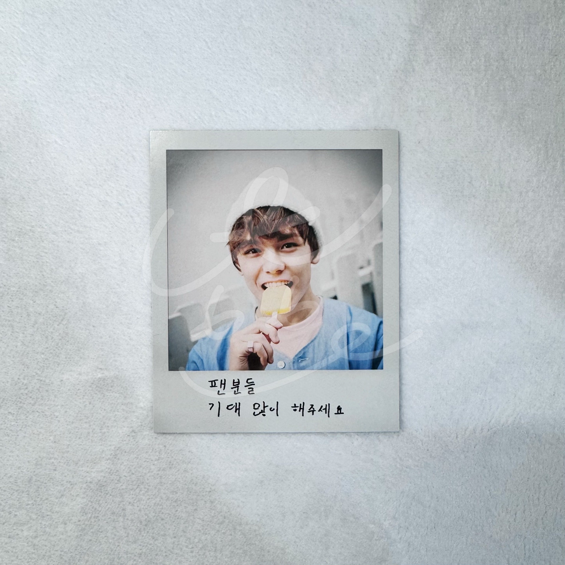 Vernon 正一後續專輯拍立得