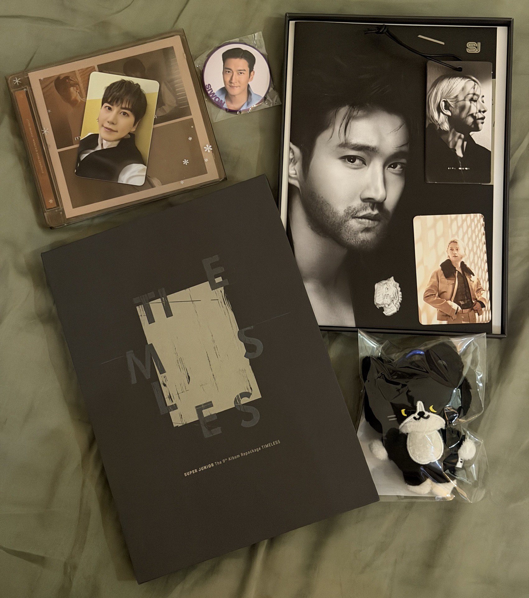 日周雲coco貓+9輯後續黑版+冬專+日本超市扭蛋源徽章