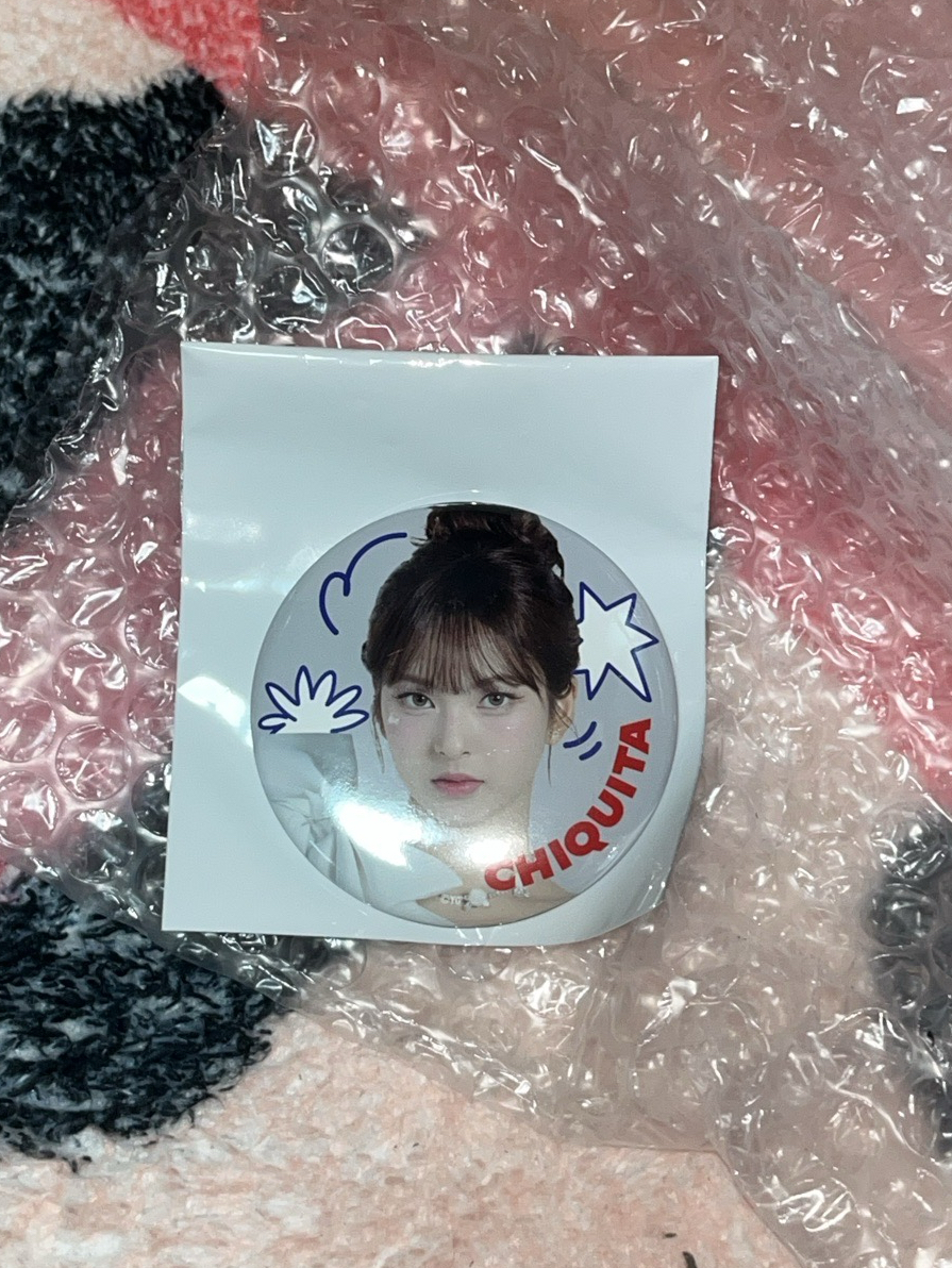 LOVE MONSTER 小柒徽章