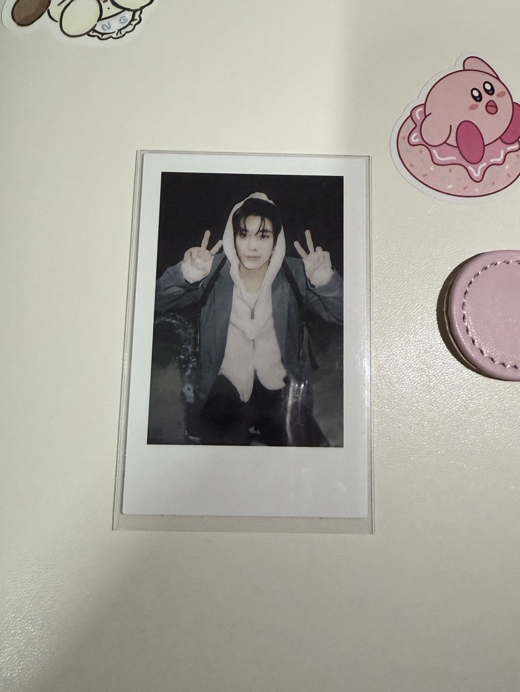 咕咕盒雙手比耶倫