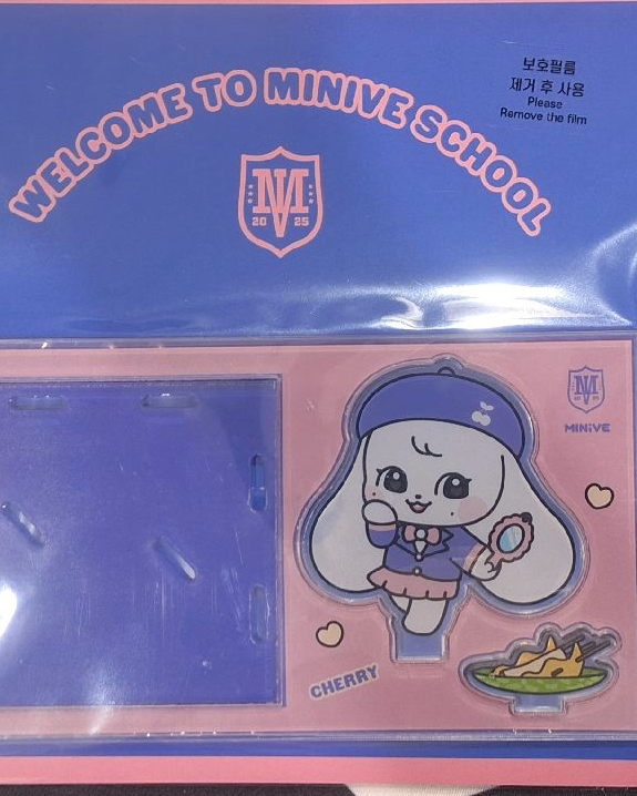 MINIVE釜山限定立牌 員