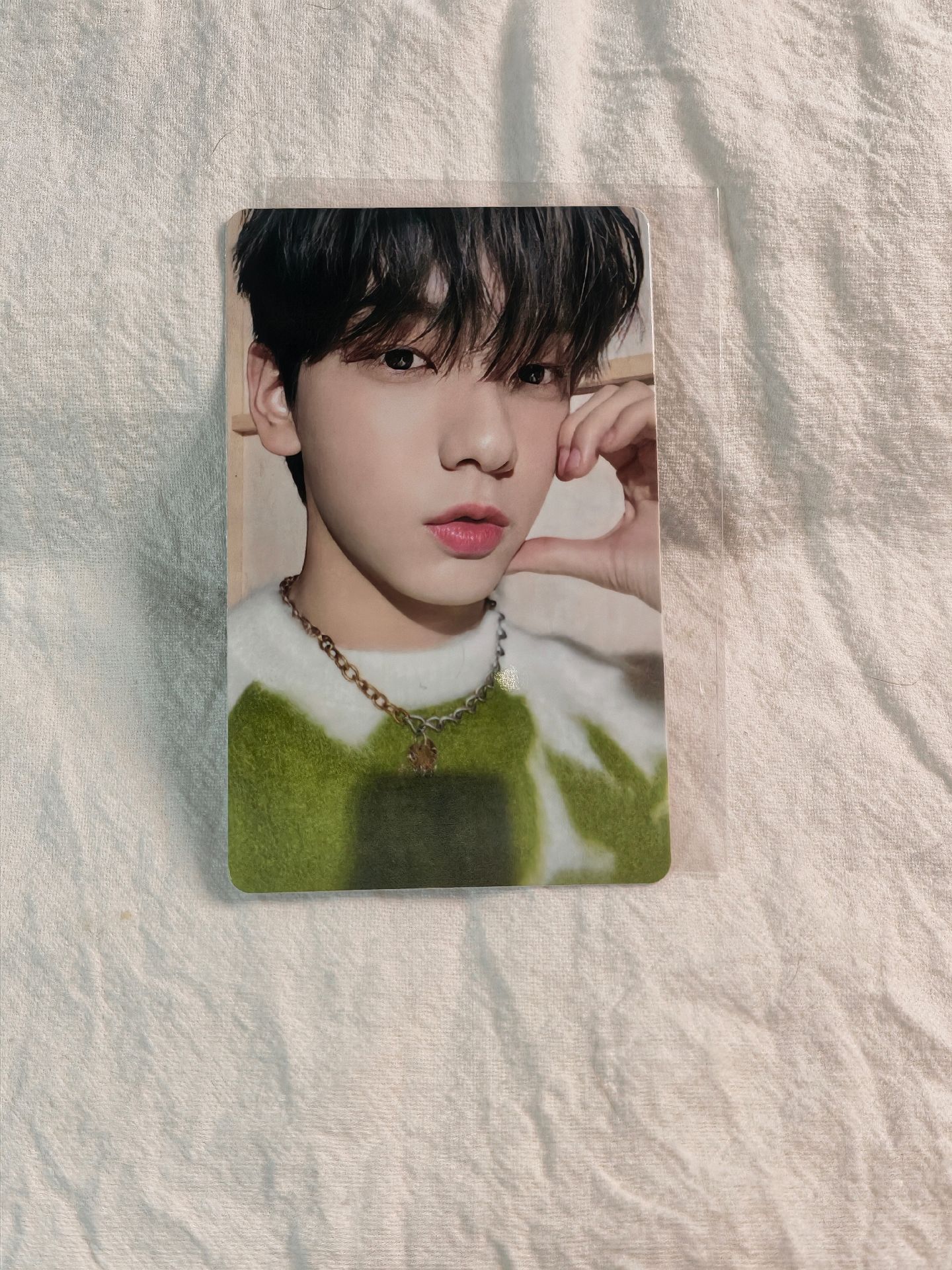 日咖 綠毛衣比心彬